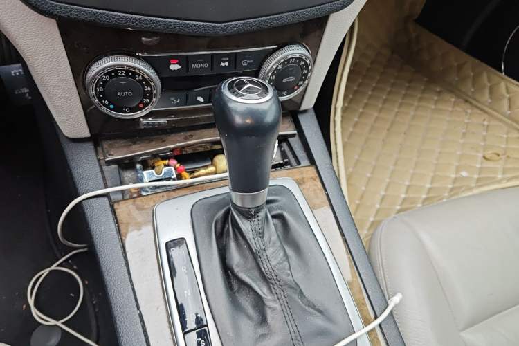 Used Mercedes-Benz C-Class 2010 C 260 Fashion Model