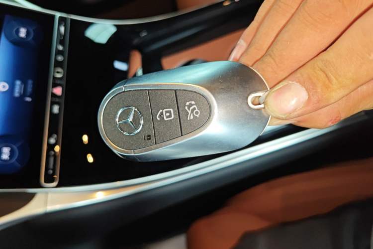 Used Mercedes-Benz GLC 2025 Refreshed GLC 300 L 4MATIC Dynamic Version 5 Seats Interior 1