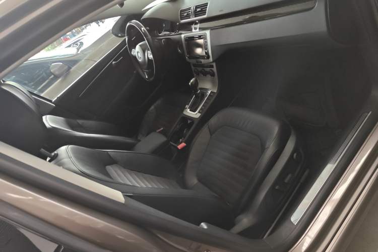 Used Volkswagen Magotan 2013 2.0 TSI Prestige Model Right Front Seat