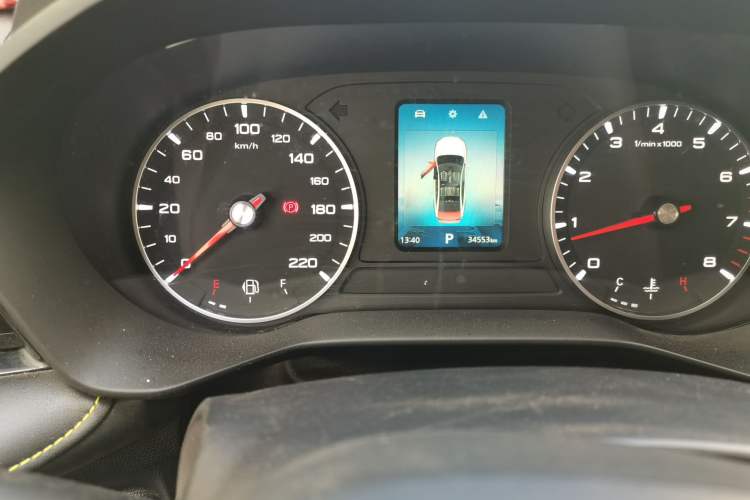 Used Roewe i5 2021 1.5L CVT Black Gold Edition