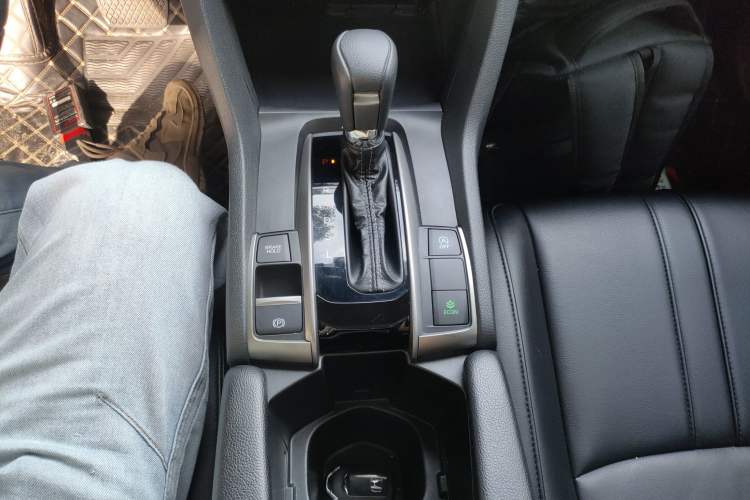 Used Honda Civic 2021 HATCHBACK 220TURBO CVT New Trendsetter Gear Lever