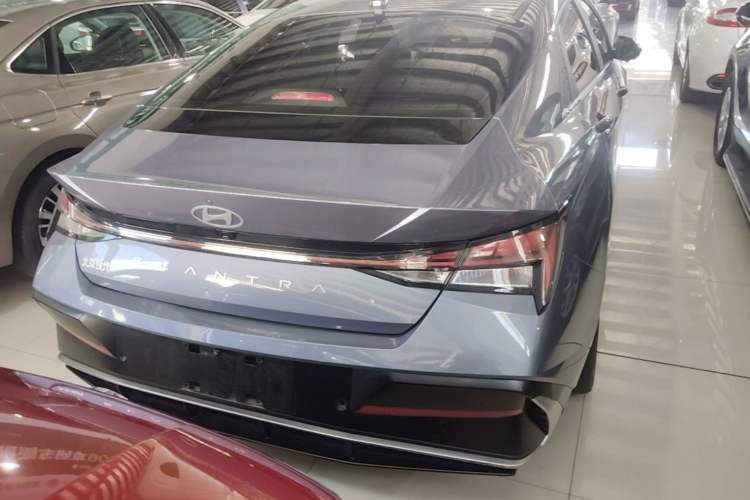 Used Hyundai Elantra 2023 1.5L CVT LUX Prestige Edition