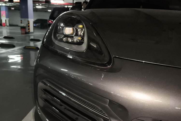 Used Porsche Cayenne 2019 Cayenne Coupé 3.0T Right Front Headlight