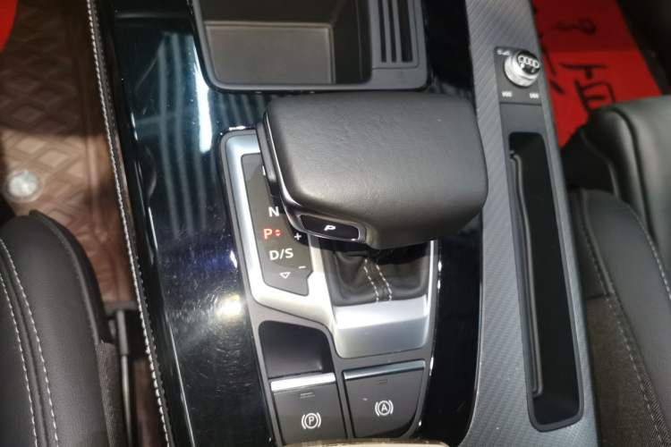 Used Audi Q5L 2022 45T Luxury Dynamic Model
