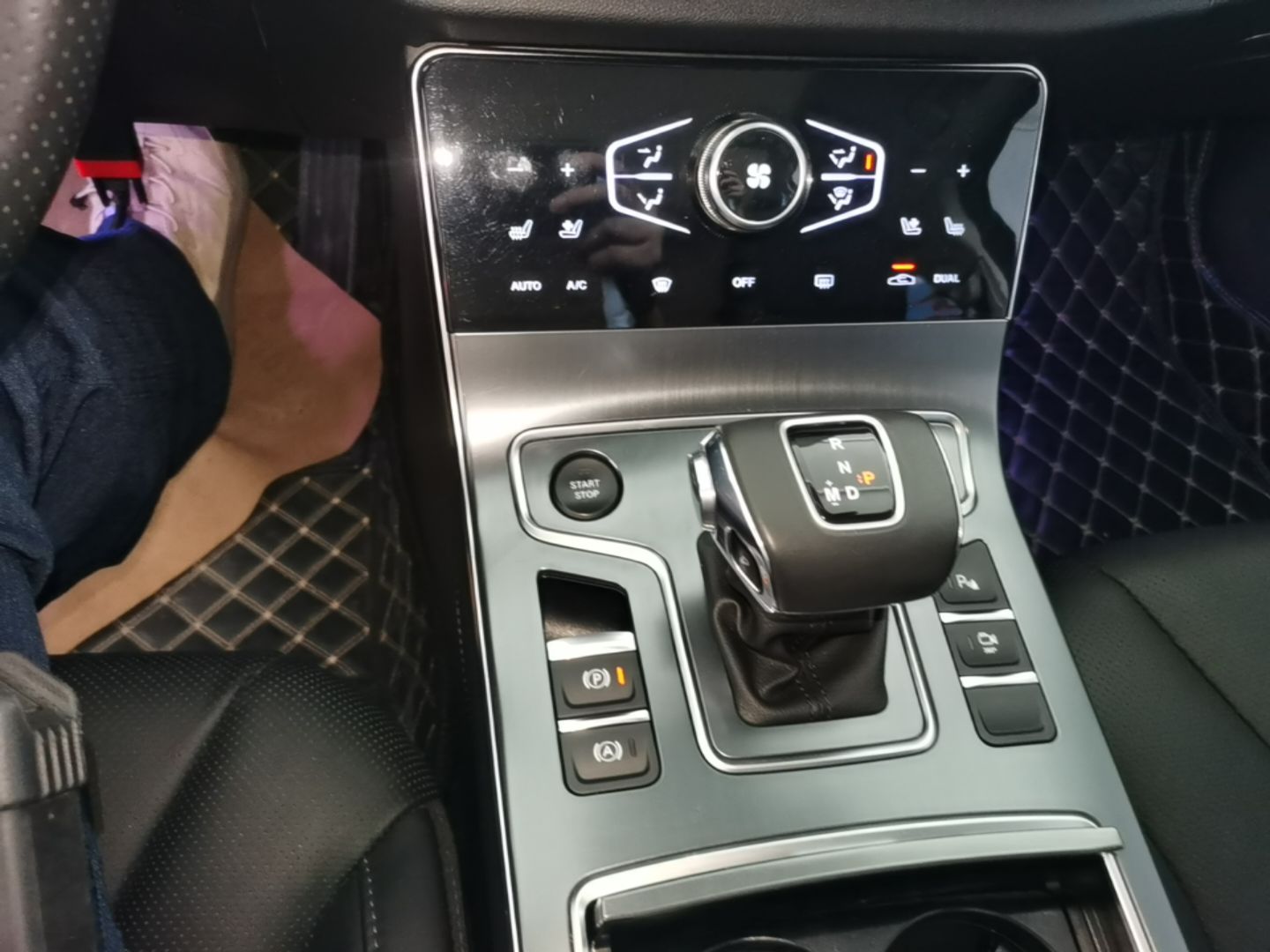 Hongqi H5 2022 Classic Model 1.8T Automatic Smart Connect Flagship Edition - Chinese Trim Chang — снимка 16
