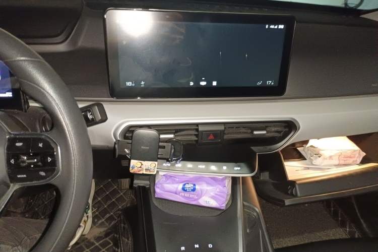 Used Geometry A 2022 Pro 430KM Commuter Edition Audio And AC Panel