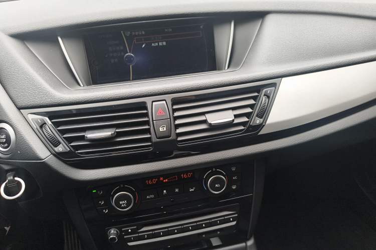 Used BMW X1 2014 sDrive18i Leading Model Audio And AC Panel