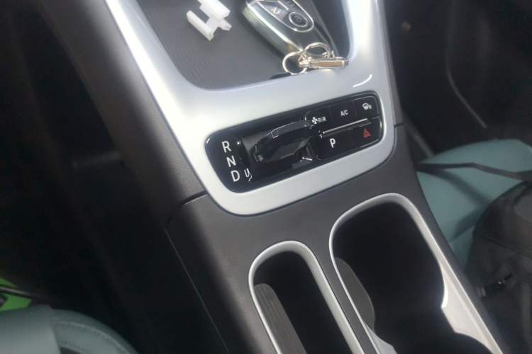 Used Geely Galaxy Geome 2025 UP 410km Exploration Edition Gear Lever