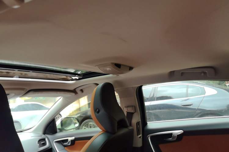 Used Volvo S60 2015 S60L 2.0T Zhiyuan Edition Headliner