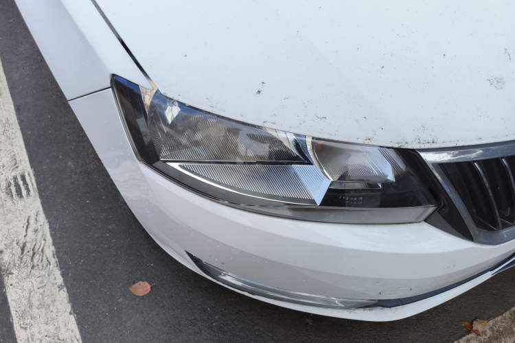 Used Skoda Rapid 2013 1.6L Manual Smart Selection Model
