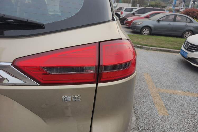 Used Geely Auto Emgrand X7 Sport 2016 1.8TD Automatic ZhiShang Model Right Rear Taillight