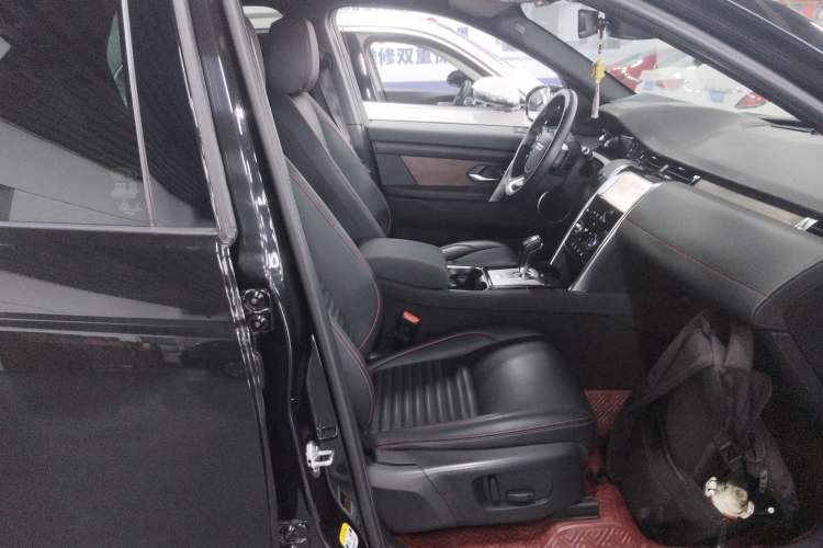 Used Land Rover Discovery Sport 2021 249 PS R-Dynamic S Performance Edition Right Front Seat
