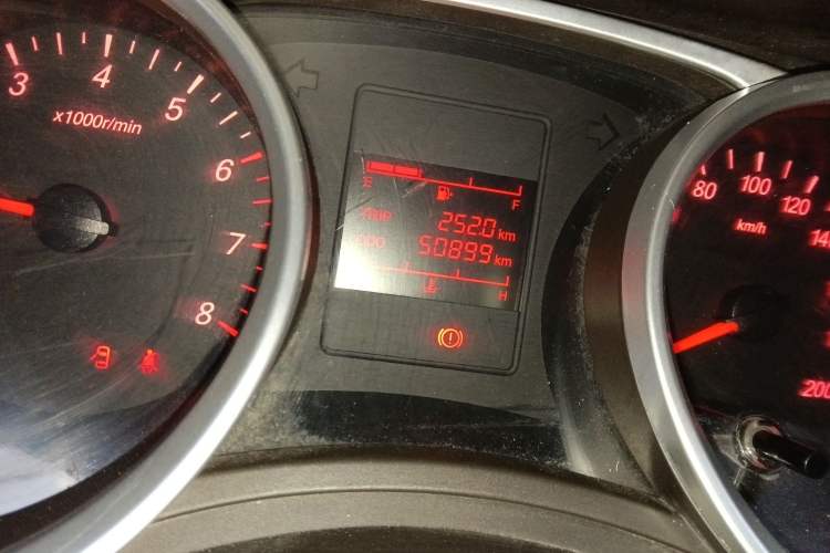 Used Wuling Hongguang 2019 1.5L S Standard Version China VI LAR Odometer Close Up