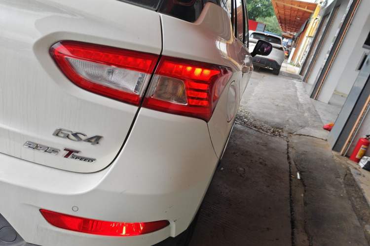 Used GAC Trumpchi GS4 2016 235T G-DCT Elite Edition Right Rear Taillight