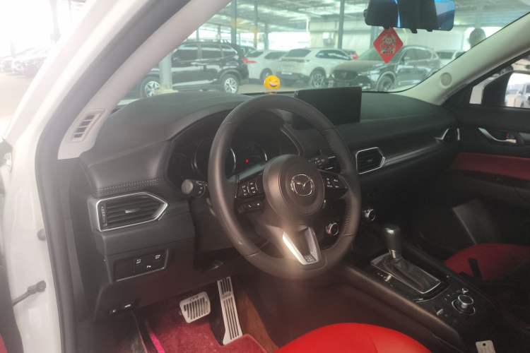 Used Mazda CX-5 2024 2.0L Automatic Two-Wheel Drive ZhiShang Version Center Console