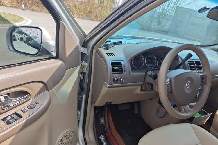 Used Buick GL8 2014 2.4L Comfort Edition
