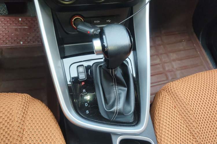 Used Baojun 530 2019 1.5T CVT Elite Version China V Gear Lever