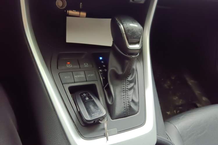 Used Toyota Wildlander 2022 2.0L CVT Two-Wheel Drive Luxury PLUS Edition