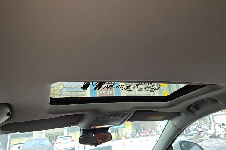 Used Buick Regal 2015 1.6T Elite Tech Model Headliner