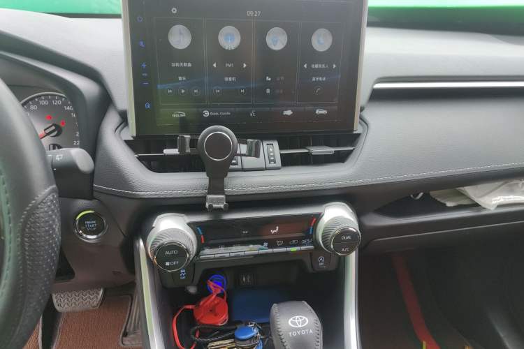 Used Toyota Wildlander 2022 2.0L CVT Two-Wheel Drive Luxury PLUS Edition Audio And AC Panel