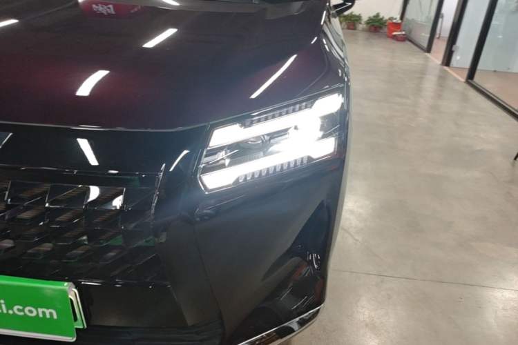 Used Wuling Starlight 730 2025 Model Plug-in Hybrid 125km Luxury Edition