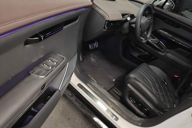 Used Hyptec HT 2024 825 Ultra-High Voltage LiDAR Edition Driver Seat