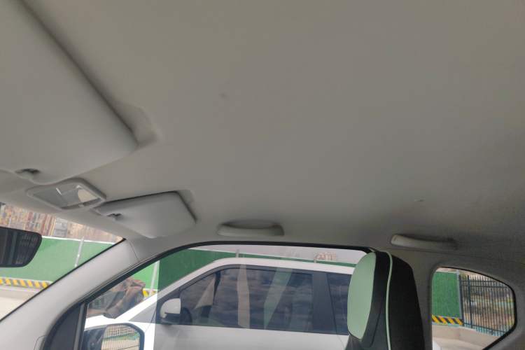 Used Wuling Hongguang MINIEV 2022 Macaron Premium Model – Lithium Iron Phosphate Headliner