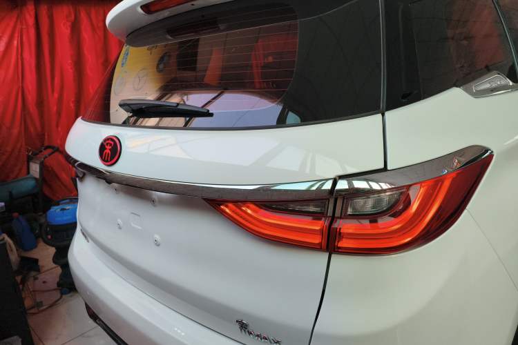 Used BYD Song MAX 2017 1.5T Automatic Smart Connect Elite 7-Seater
