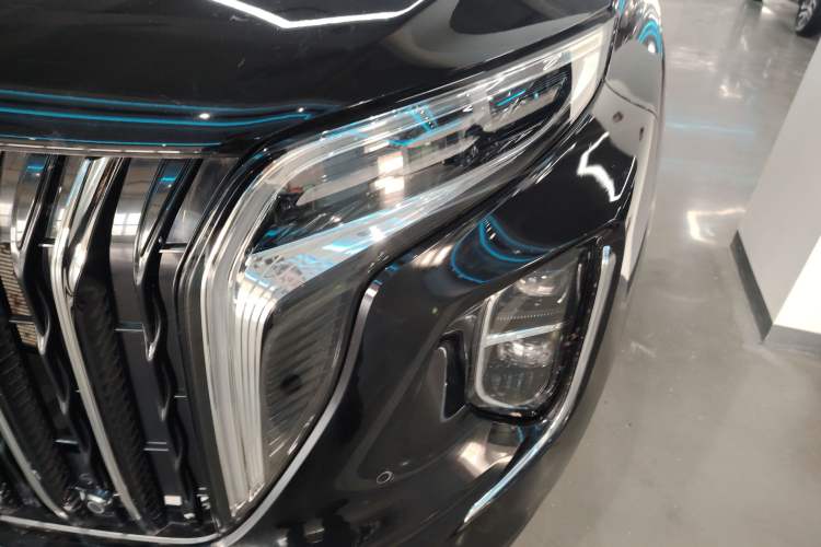 Used Hongqi HS7 PHEV 2024 2.0T PHEV Four-Wheel Drive Flagship Edition 6 Seats Left Front Headlight