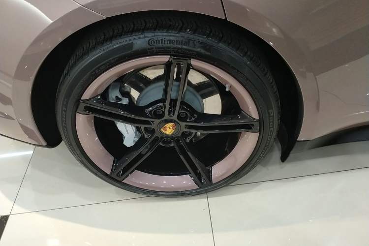 Used Porsche Taycan 2022-Year Updated Taycan