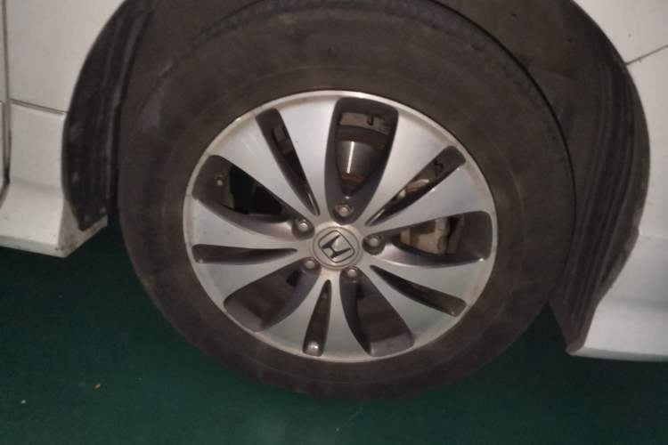 Used Honda Elysion 2015 2.4L VTi-S Prestige Edition Right Front Wheel Hub