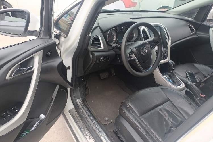 Used Buick GT 2012 GT 1.8L Automatic Fashionable Leather Edition