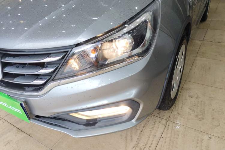 Used Baojun 310W 2017 1.5L Manual Comfort Version China VI Emission Standard