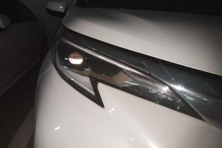 Used Toyota Granvia 2023 2.5L Hybrid Comfort Edition
