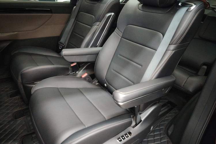 Used GAC Trumpchi E8 2024 Honor Series 2.0L Honor Edition Left Rear Seat