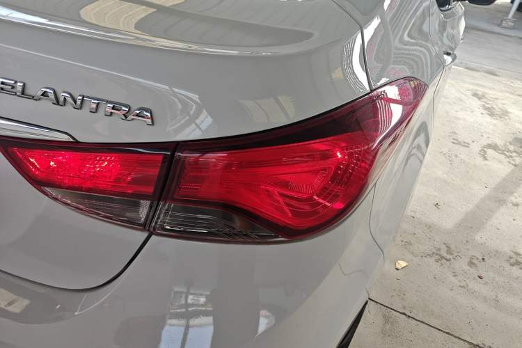 Used Hyundai Elantra (5th Generation / Langdong) 2016 1.6L Automatic Prestige Model Right Rear Taillight
