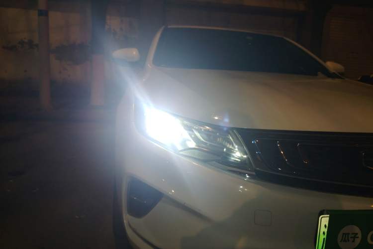 Used Geely Auto Emgrand GL New Energy 2019 1.5T DCT Zhiyue Model Right Front Headlight