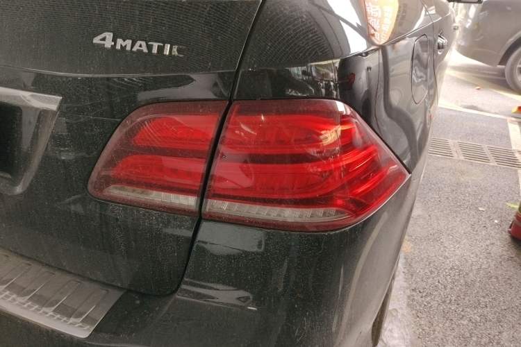 Used Mercedes-Benz GLE 2018 GLE 400 4MATIC Exclusive Edition Right Rear Taillight