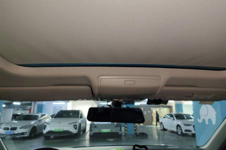 Used Volkswagen Tiguan L 2019 330TSI Automatic Two-Wheel Drive Smart Luxury Version China V Emission Standard