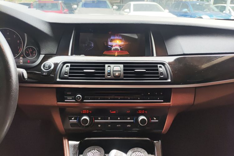 Used BMW 5 Series 2014 525Li Leading Model
