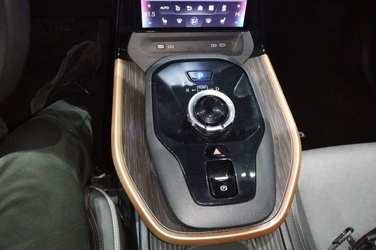 Used Toyota bZ3 2023 616 km Long-Range Premium
