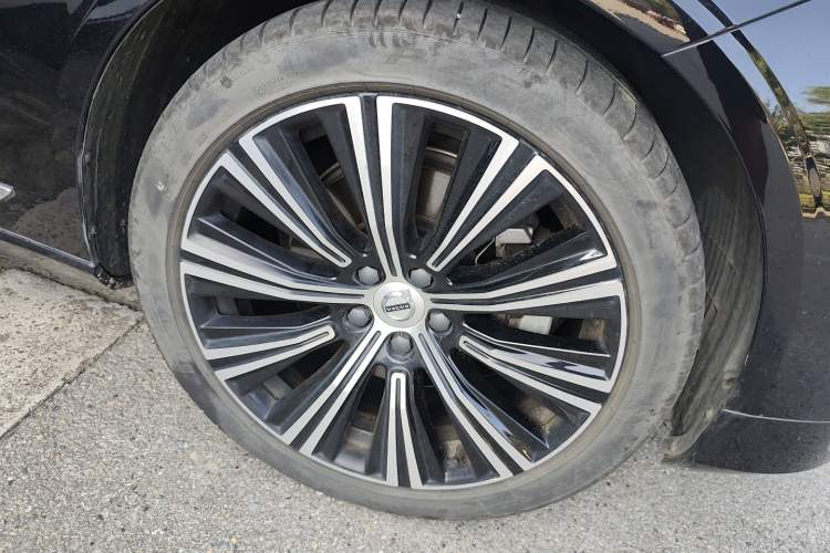 Used Volvo S90 2023 B5 Zhiyuan Luxury Edition Right Front Wheel Hub