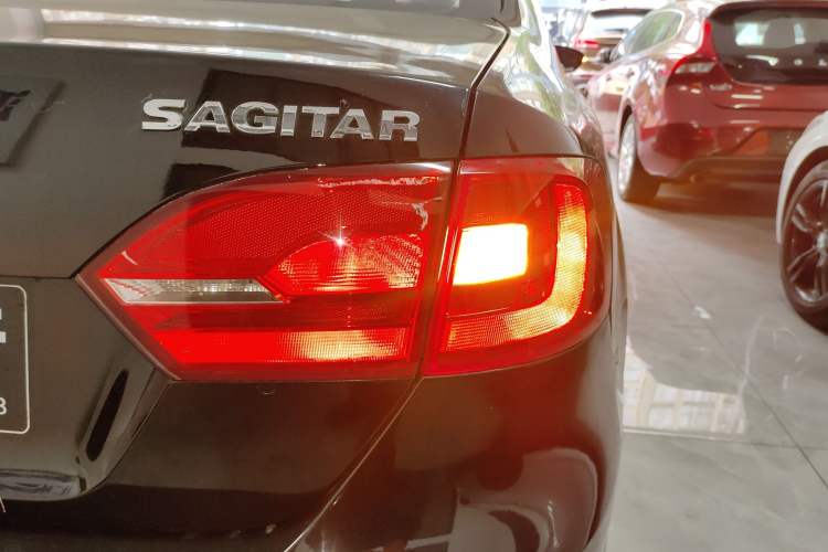 Used Volkswagen Sagitar 2014 Revised Version 1.6L Automatic Comfort Edition Exterior 1