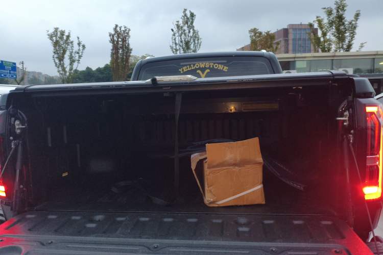 Used JMC DaDao 2023 Pursuer 2.3T Diesel Automatic 4x4 Standard-Wheel Prestige Model