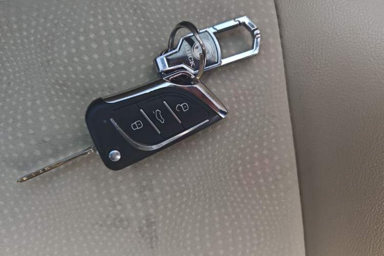 Used Buick Excelle 2015 1.5L Automatic Classic Model
