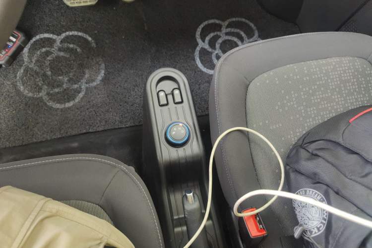 Used Wuling Hongguang MINIEV 2020 Zizai Version Lithium-NMC Gear Lever