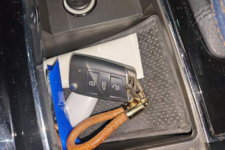 Used Skoda Kodiaq 2019 Facelifted TSI330 7-Seater Two-Wheel-Drive Deluxe Enjoyment Version China V Emission Standard Vehicle Key