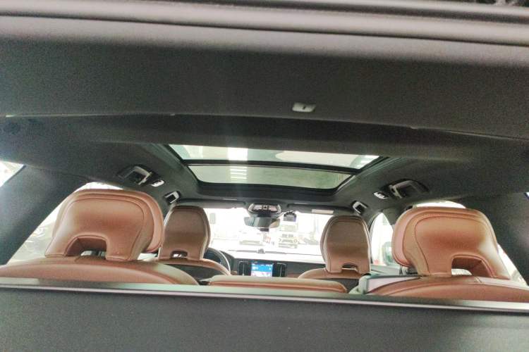 Used Volvo V90 2024 Cross Country B5 AWD Prestige Edition