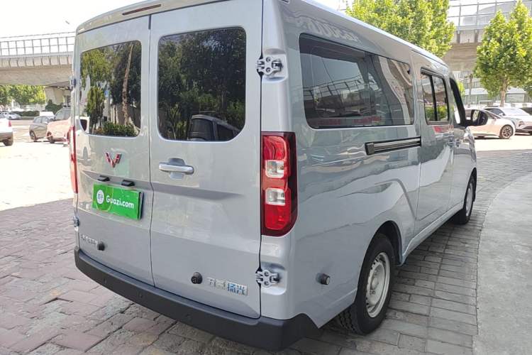 Used Wuling Yangguang 2026 Model, 440km Bus Comfort Edition, 6 Seats