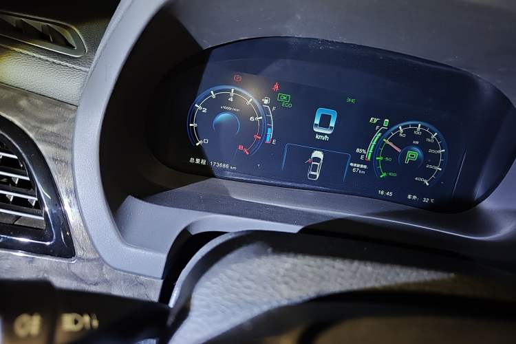 Used BYD Tang New Energy 2015 2.0T Four-Wheel-Drive Flagship Model